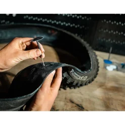 Lezyne Tubeless Pro Plugs- Tools