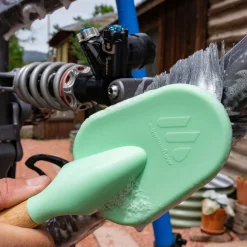 mountainFLOW eco-wax Bamboo Frame Cleaning Brush- Cleaning Supplies