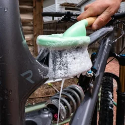 mountainFLOW eco-wax Bamboo Cleaning Brush Set- Cleaning Supplies