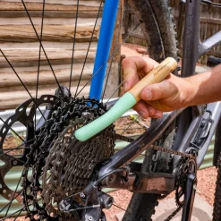 mountainFLOW eco-wax Bamboo Cleaning Brush Set- Cleaning Supplies