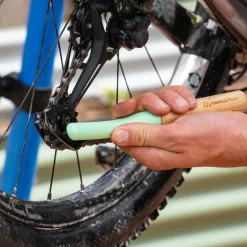 mountainFLOW eco-wax Bamboo Cleaning Brush Set- Cleaning Supplies