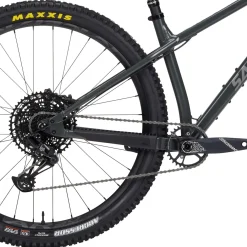 Santa Cruz Chameleon 8 A R Complete Mountain Bike 2024- Mountain Bikes