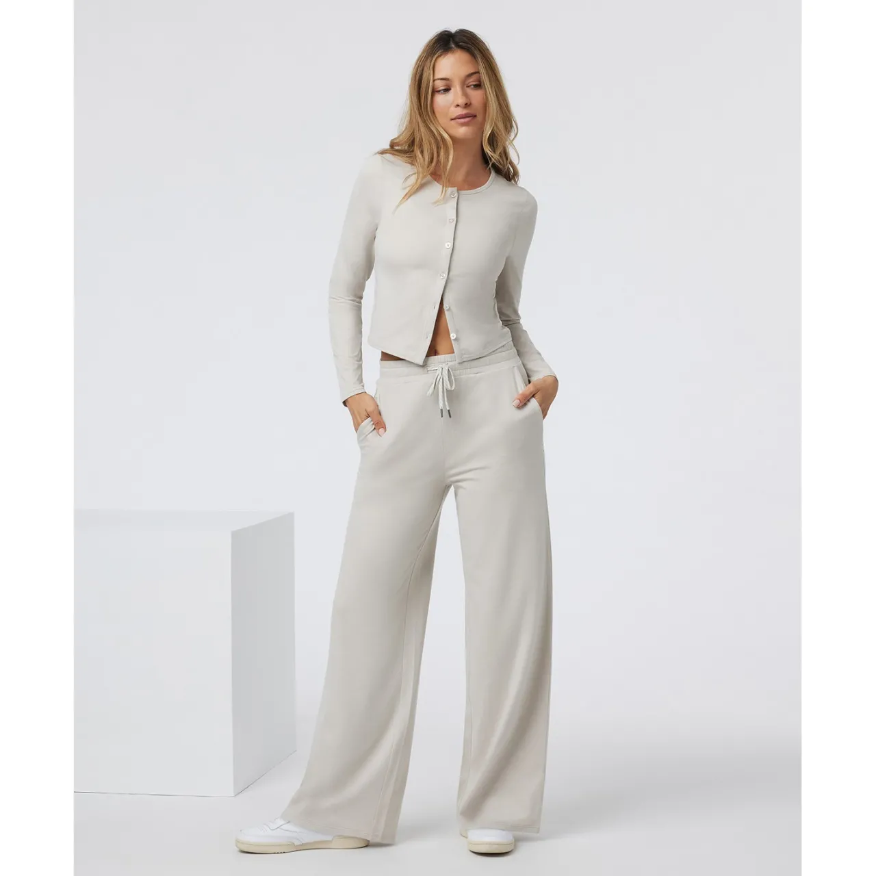 Vuori Halo Essential Wideleg Pants - Women's-Women Casual Clothing|Jeans & Pants